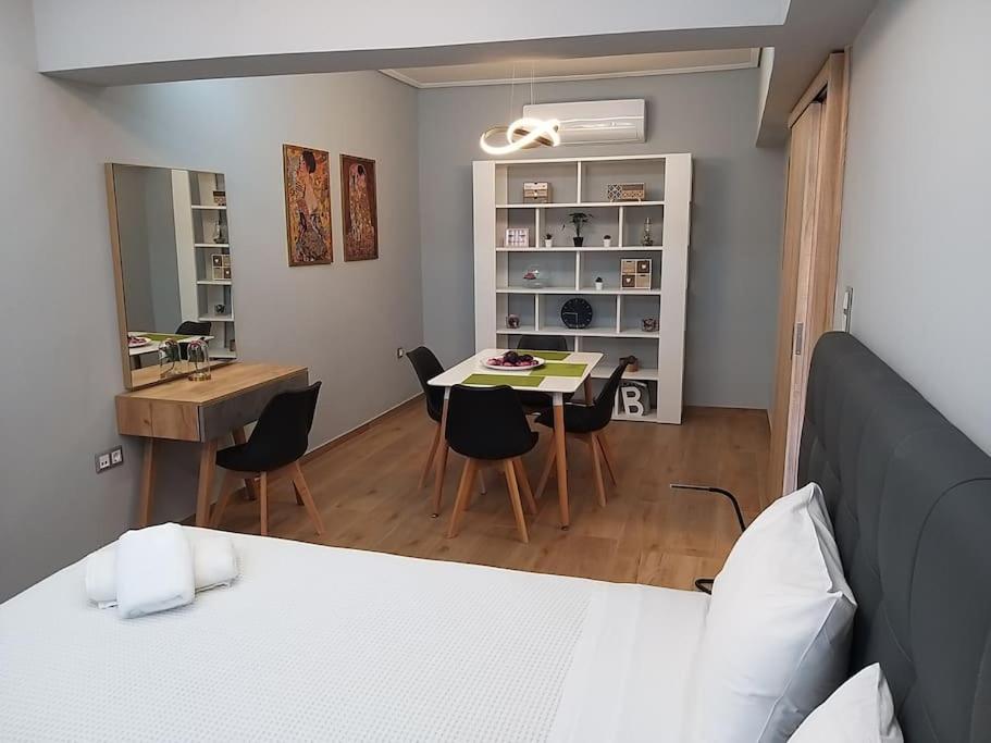 Apartamento Urban House Aiolou Atenas Exterior foto