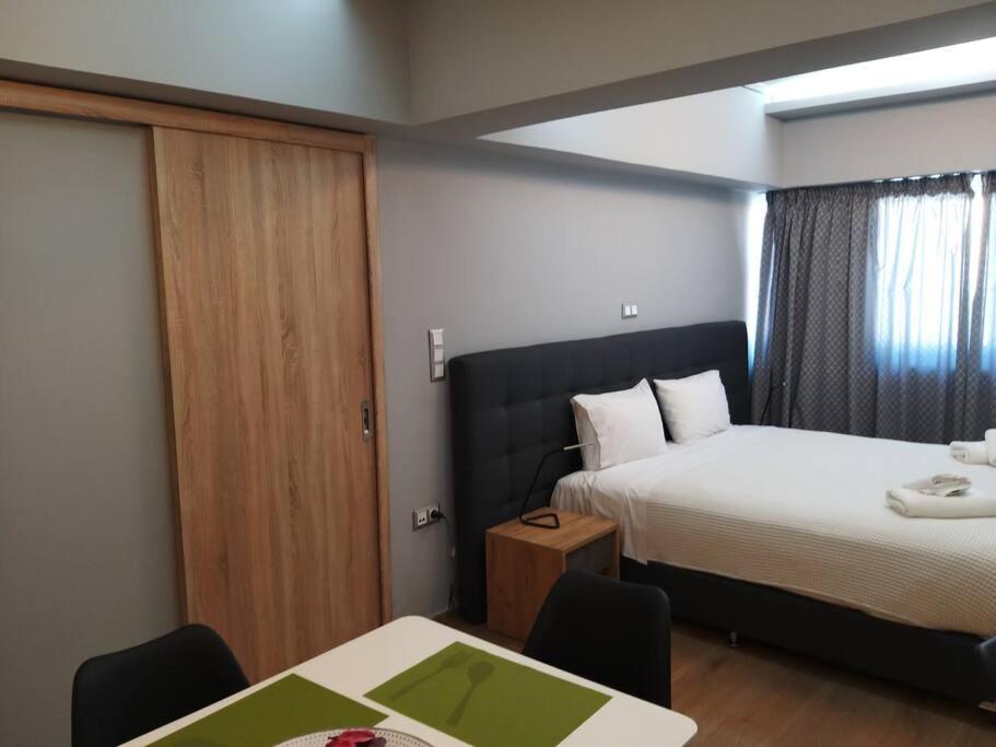 Apartamento Urban House Aiolou Atenas Exterior foto